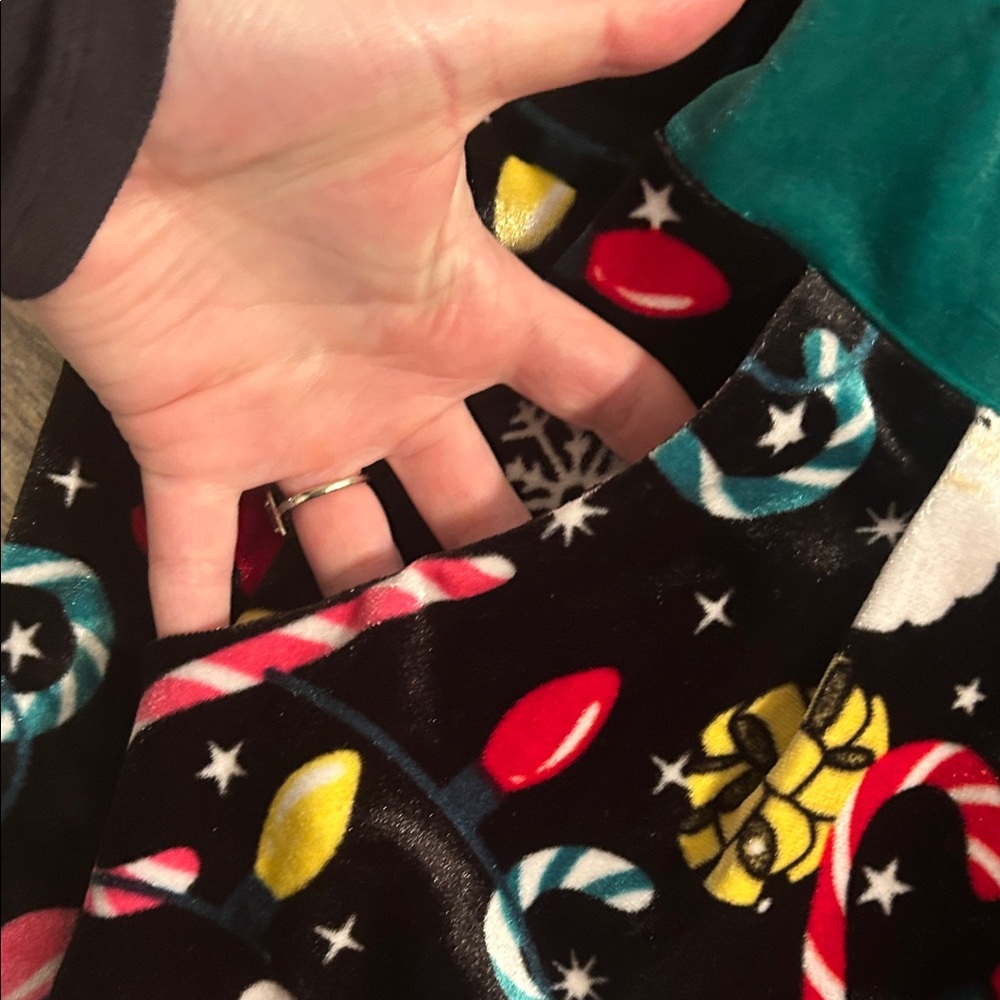 Festive 'Merry & Bright' Women's Jumper - Picture 4 of 5